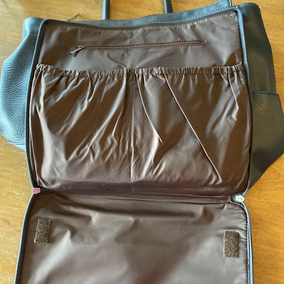 Matt & Nat navy blue diaper bag - Picture 4 of 7